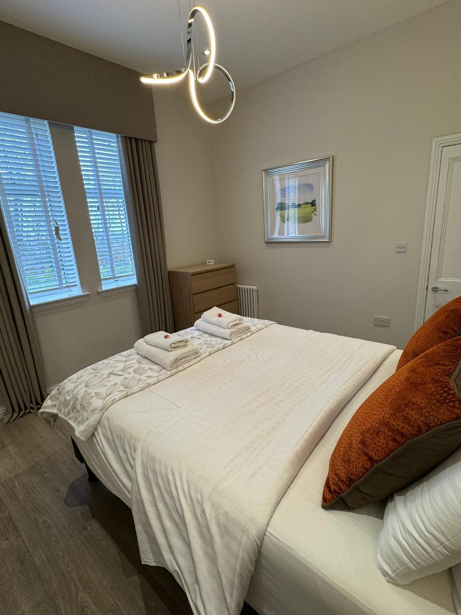 Luxury 2 Bedroom Cottage West Calder Esterno foto