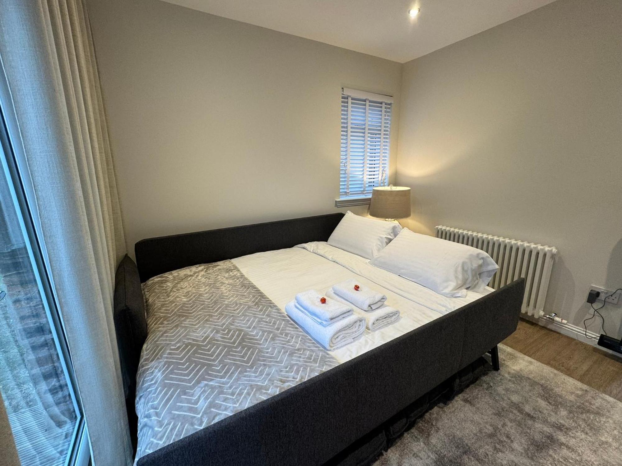 Luxury 2 Bedroom Cottage West Calder Esterno foto