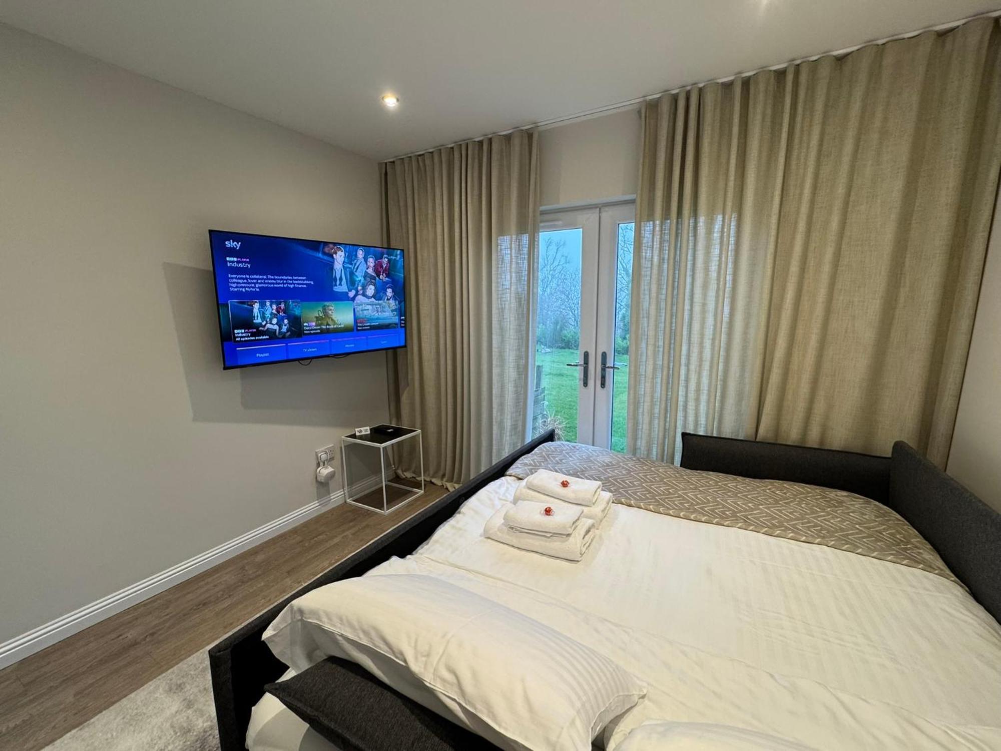 Luxury 2 Bedroom Cottage West Calder Esterno foto