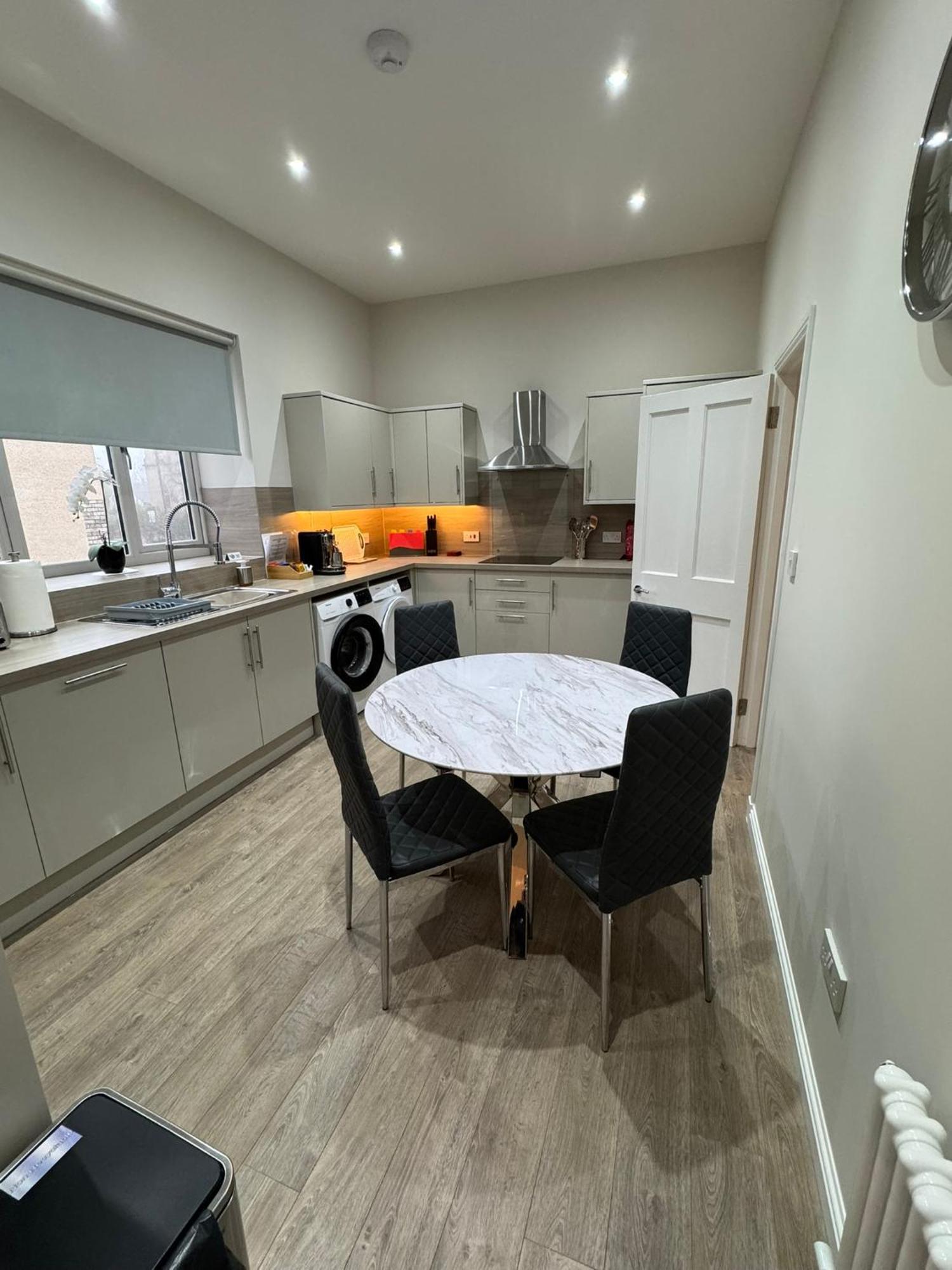 Luxury 2 Bedroom Cottage West Calder Esterno foto