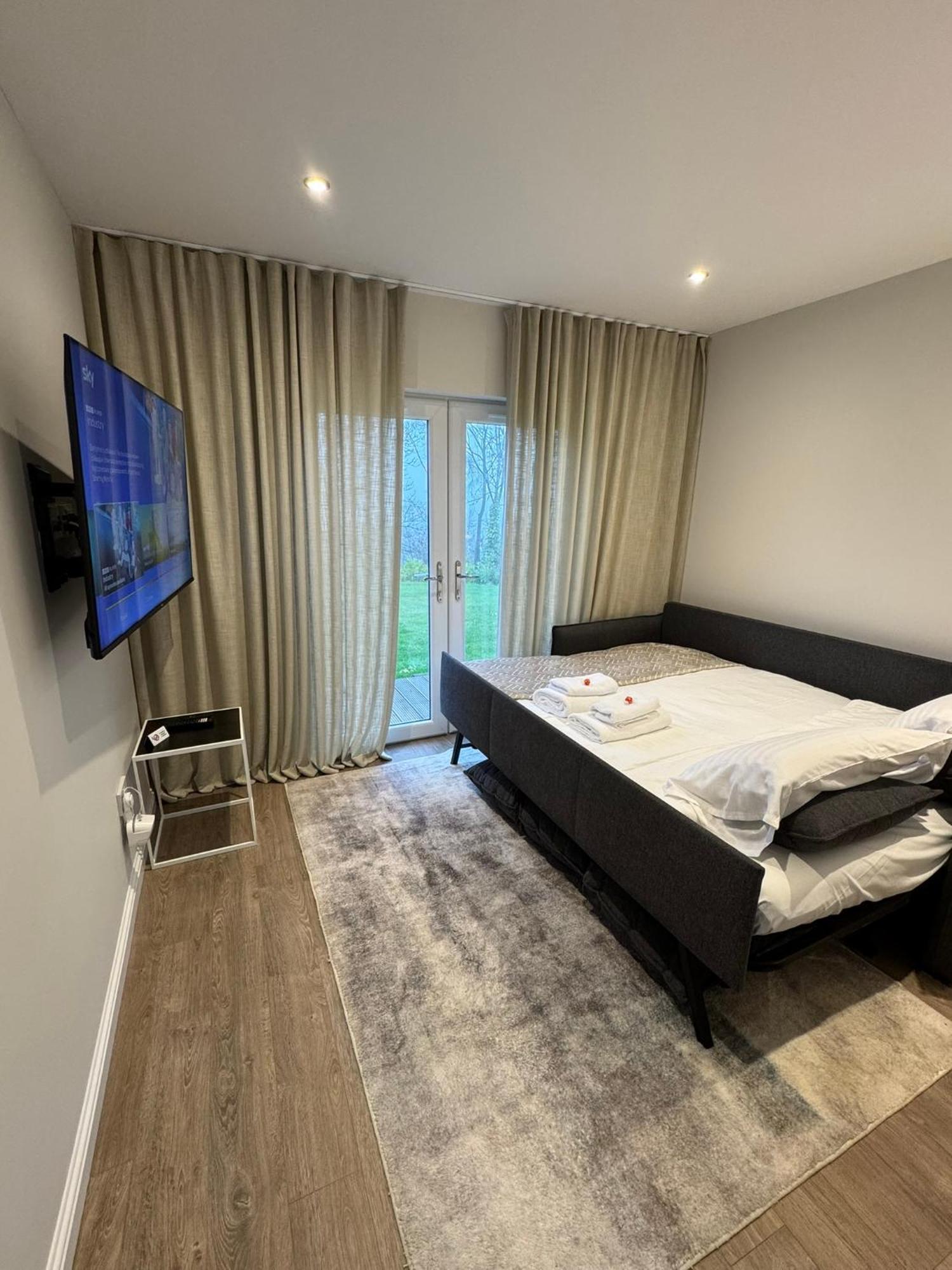Luxury 2 Bedroom Cottage West Calder Esterno foto